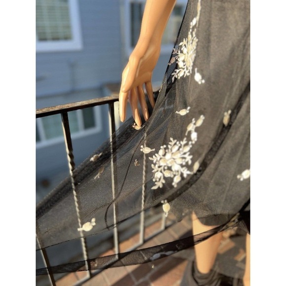 Ann Taylor Skirt 4 Black White Mesh Overlay Floral Midi Side Zip Lined A-Line - Picture 5 of 9